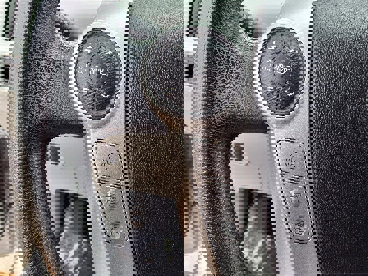 Used 2014 Toyota Prius V Five image 25