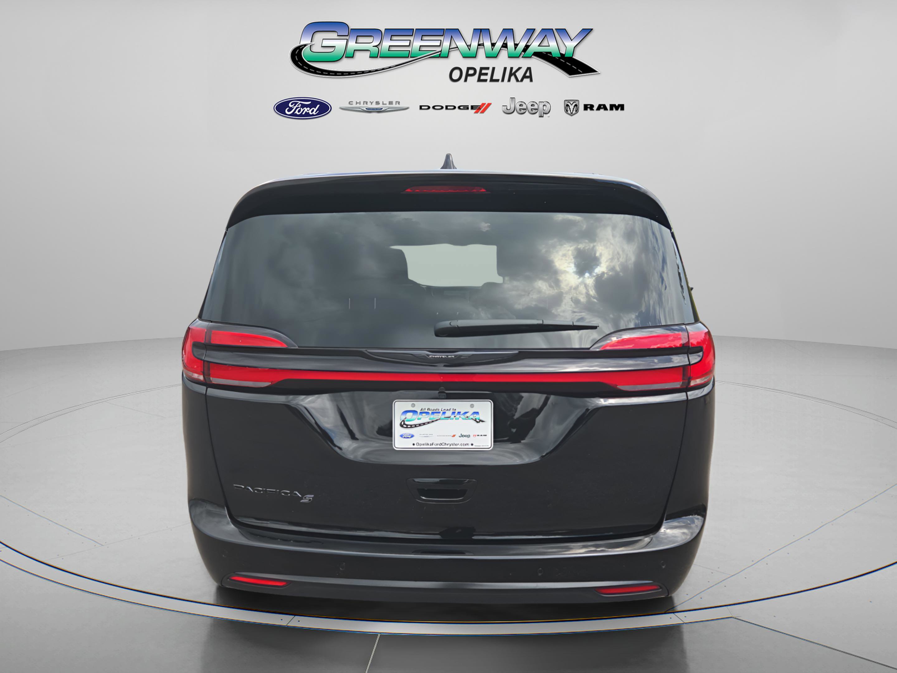 New 2026 Chrysler Pacifica Select image 6