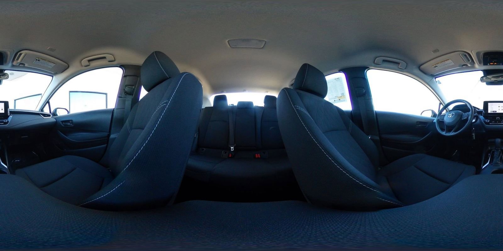 Used 2025 Toyota Corolla LE image 42