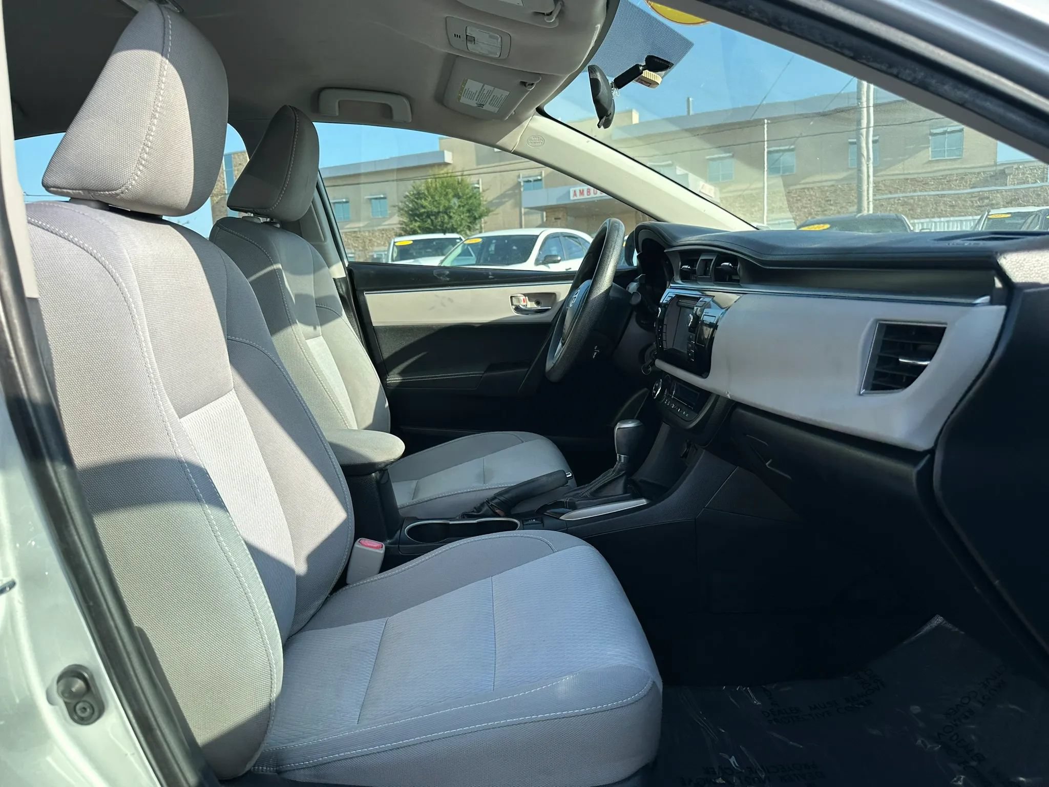 Used 2016 Toyota Corolla LE FWD image 23