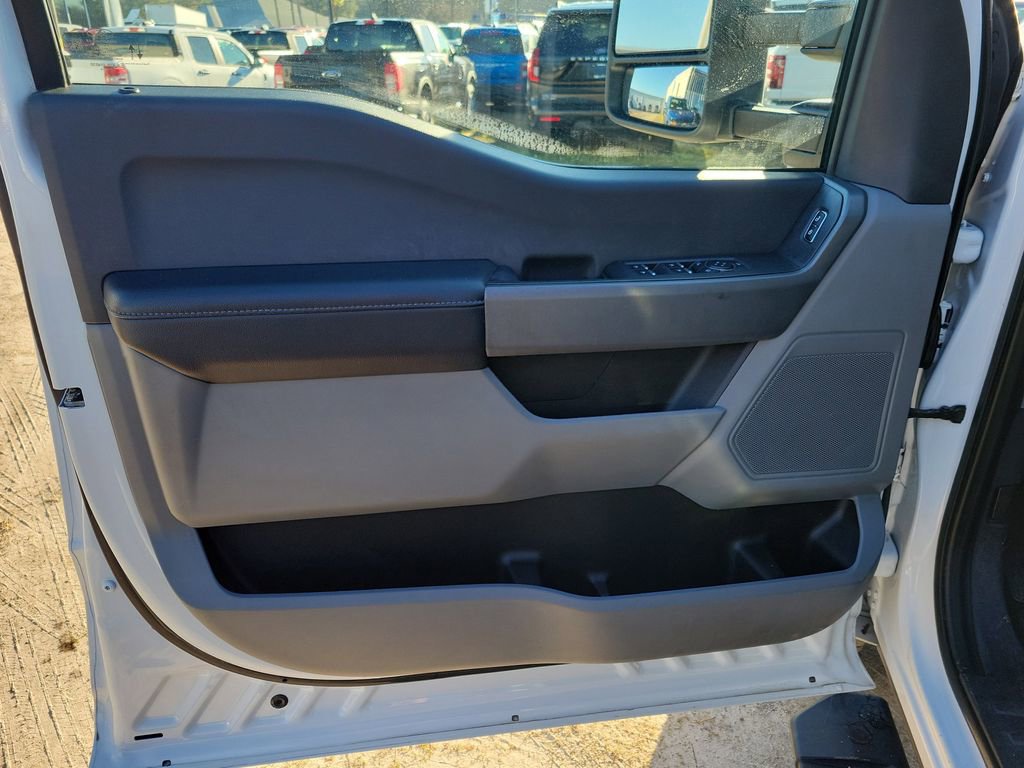 Used 2024 Ford F350 XLT image 9