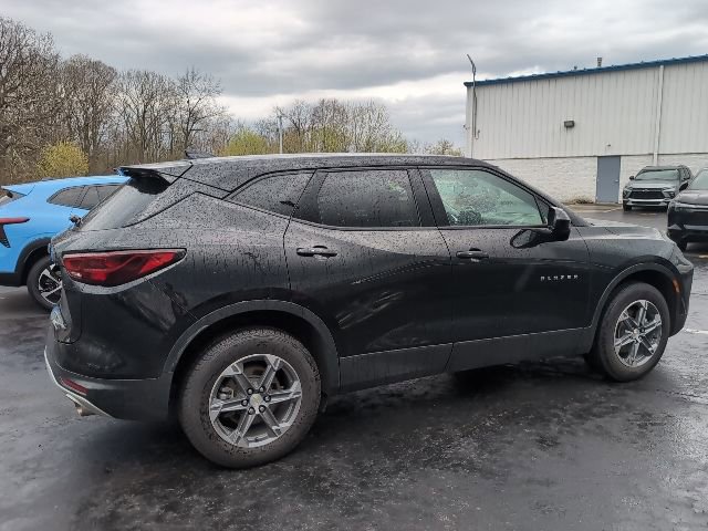 Used 2023 Chevrolet Blazer LT w/ Driver Confidence Package image 3