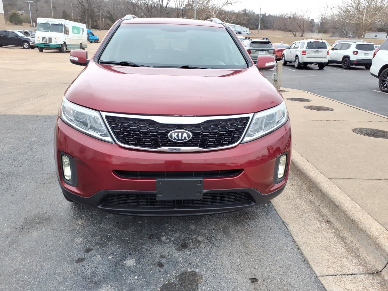 Used 2015 Kia Sorento LX image 2