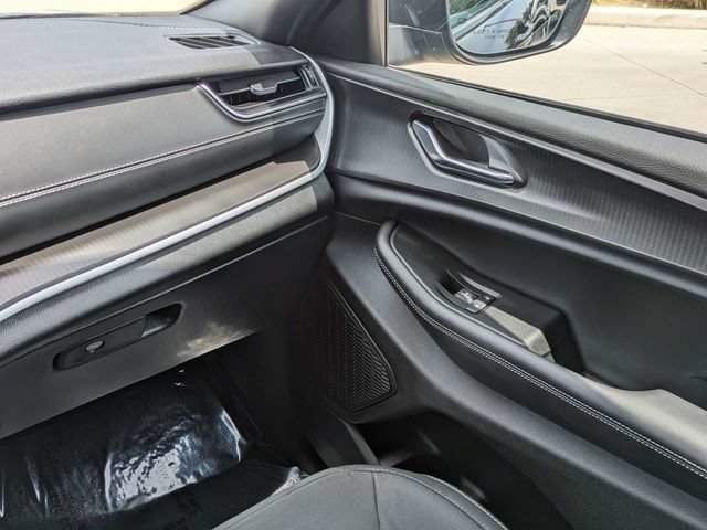 Certified 2024 Jeep Grand Cherokee Laredo X w/ Luxury Tech Group I AWD/4WD image 19