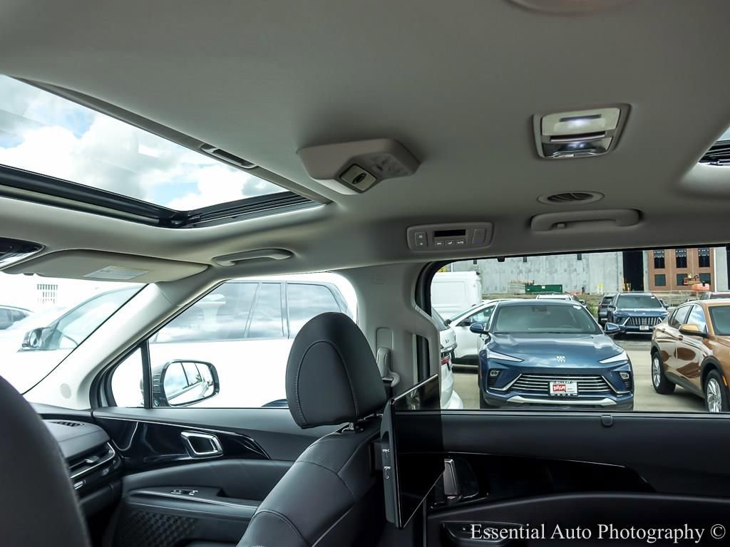 Used 2026 Kia Carnival SX Prestige FWD image 14