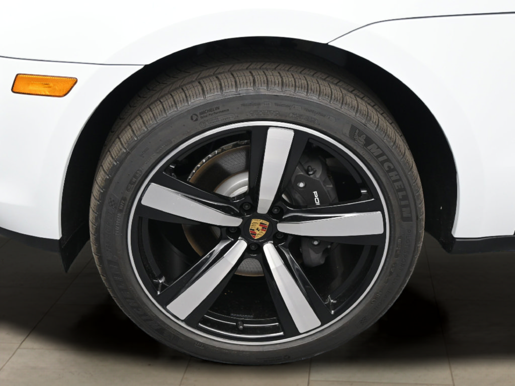 Certified 2026 Porsche Macan AWD/4WD image 12