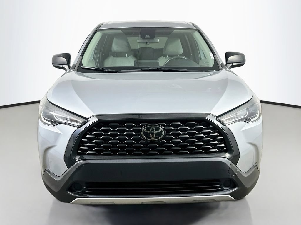 Used 2022 Toyota Corolla Cross L FWD image 2