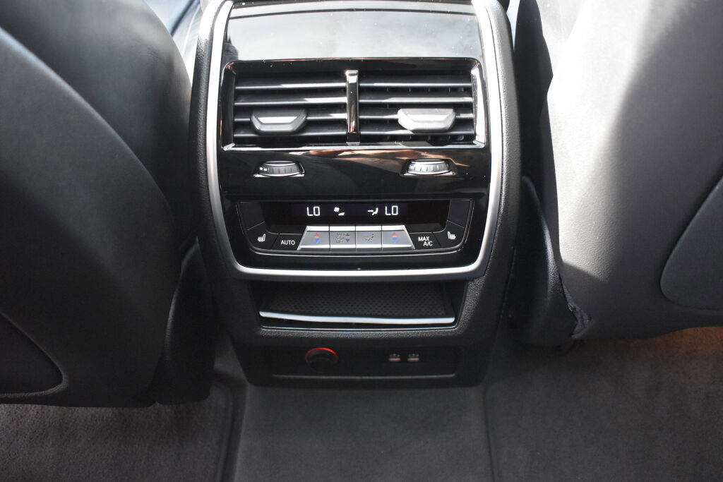 Used 2019 BMW X7 xDrive50i w/ M Sport Package image 30