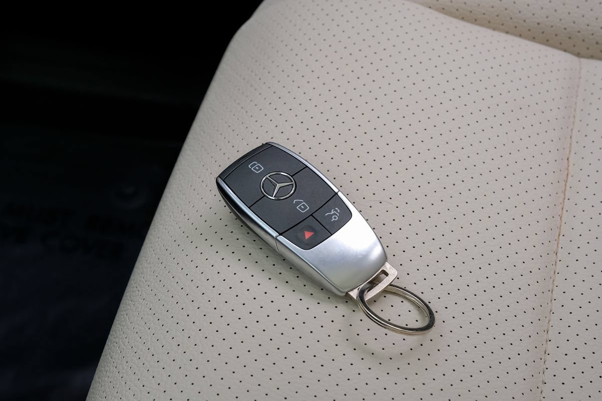 Used 2021 Mercedes-Benz GLE 350 w/ AMG Line Exterior image 55