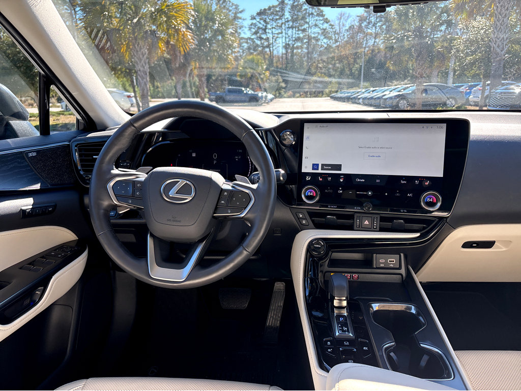 Used 2025 Lexus NX 300h AWD w/ Accessory Package (K3) image 4