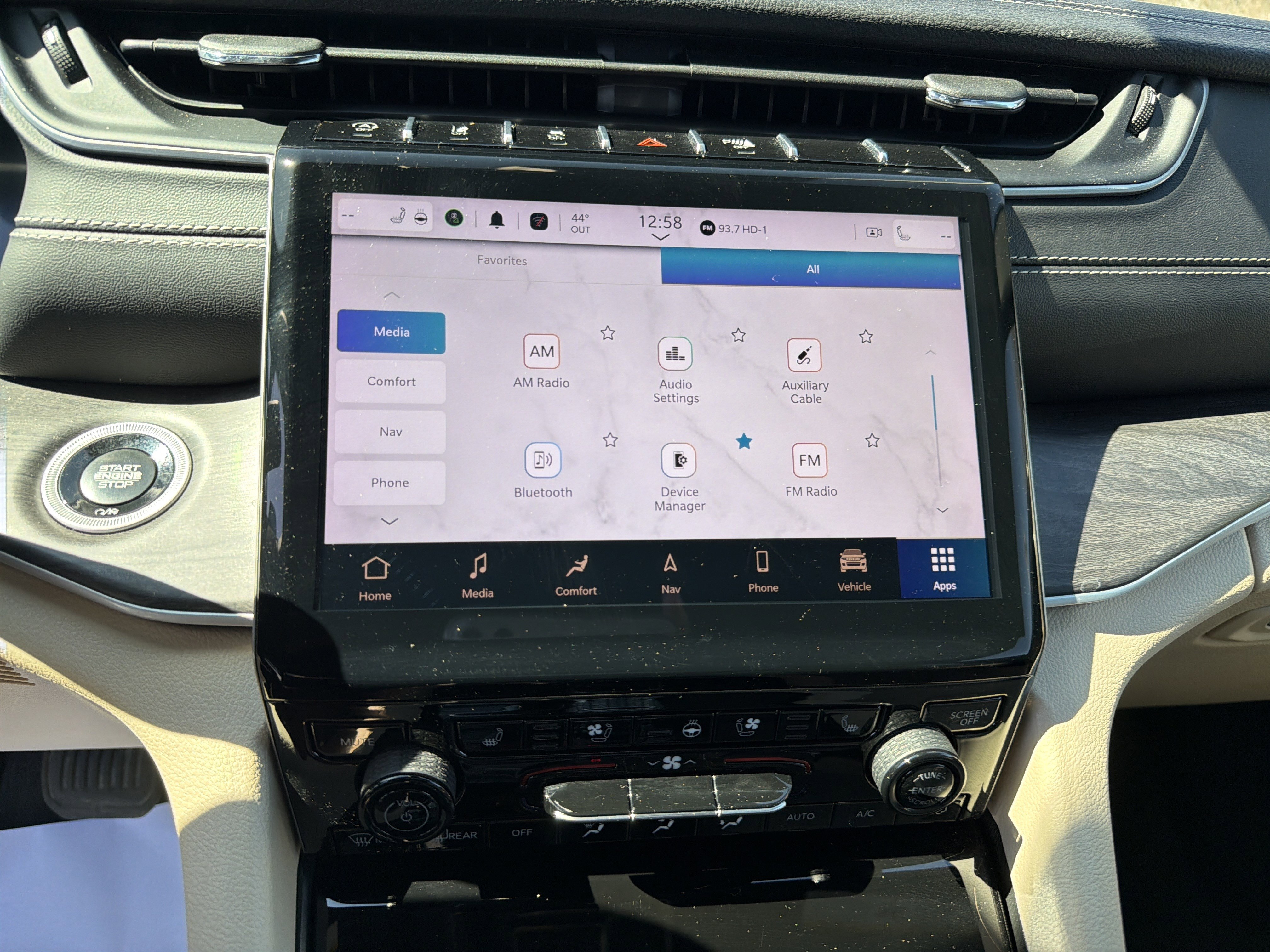 Certified 2025 Jeep Grand Cherokee L Limited w/ Luxury Tech Group II image 27