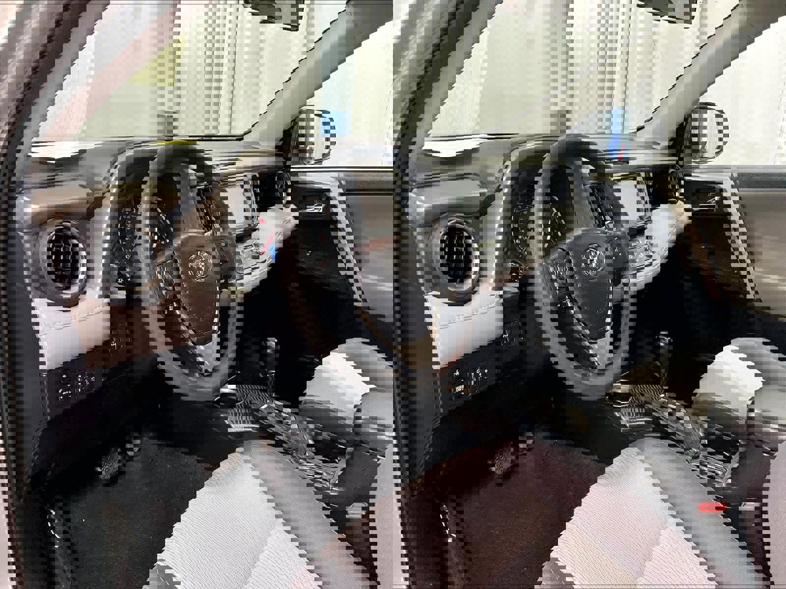 Used 2014 Toyota RAV4 XLE image 8