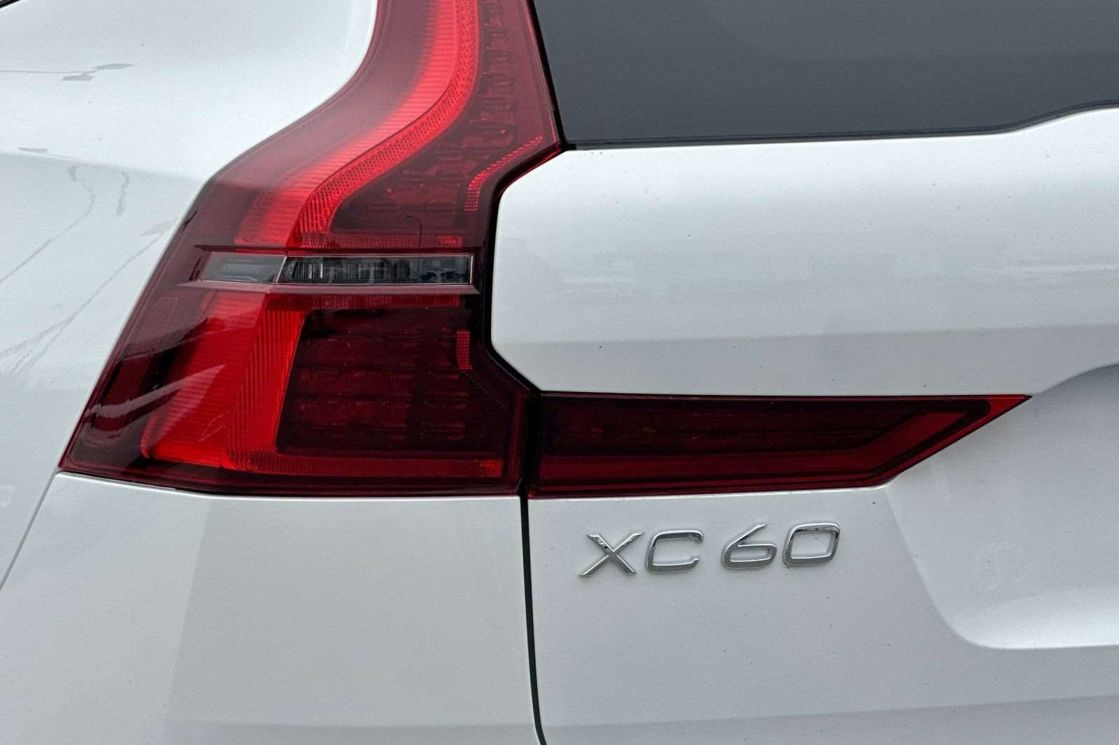 New 2026 Volvo XC60 T8 Plus w/ Climate Package PRO AWD/4WD image 27