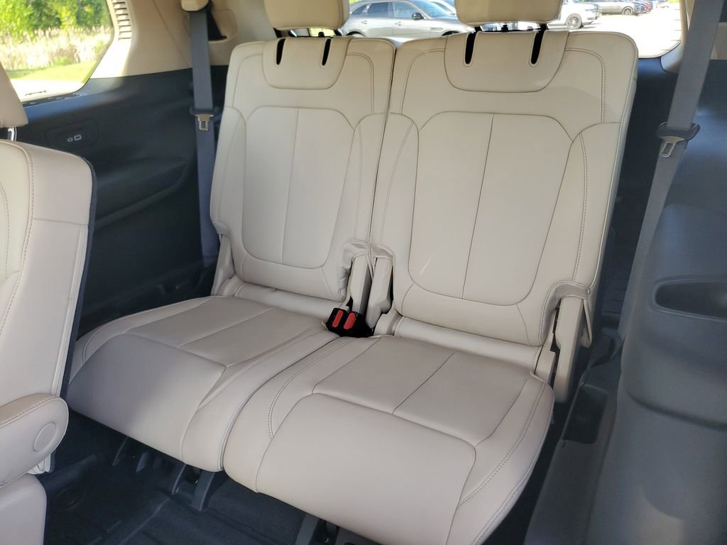 Used 2022 Jeep Grand Cherokee L Limited AWD/4WD image 33