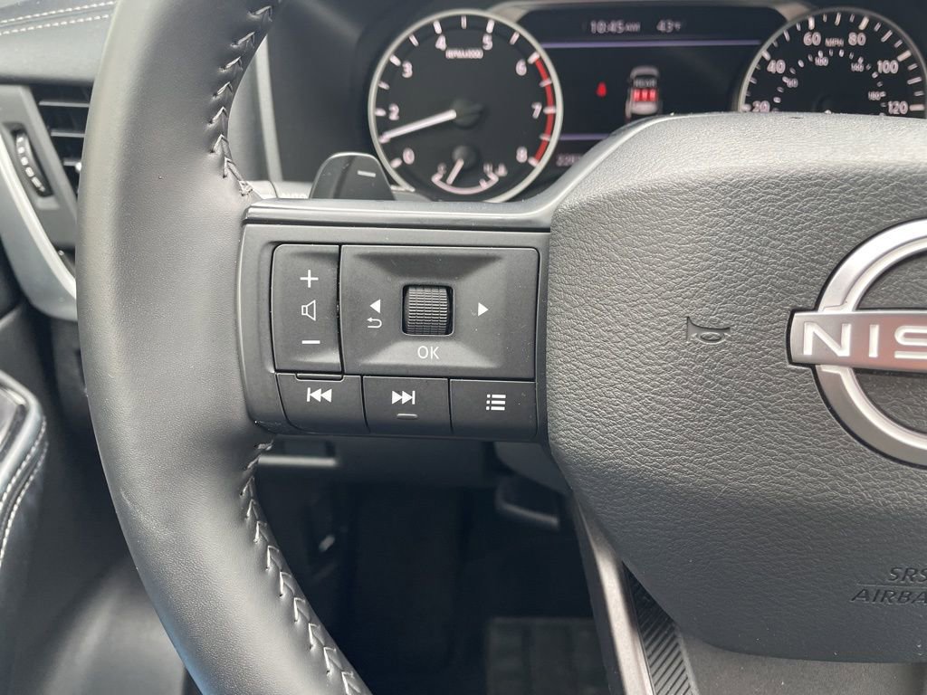 Used 2025 Nissan Rogue SV AWD/4WD image 26