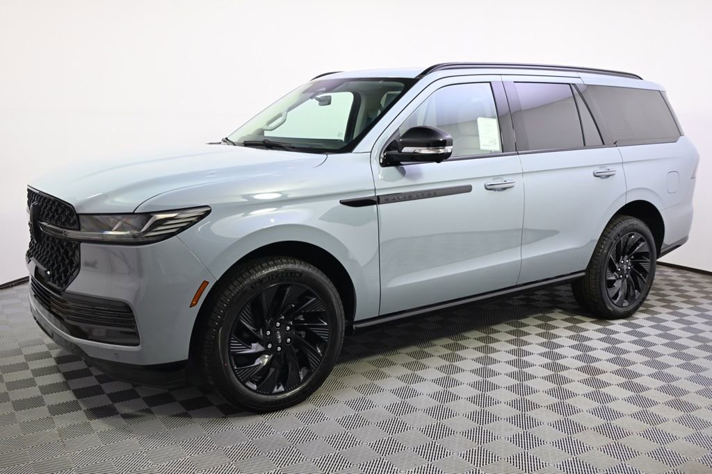 New 2026 Lincoln Navigator Reserve AWD/4WD image 2