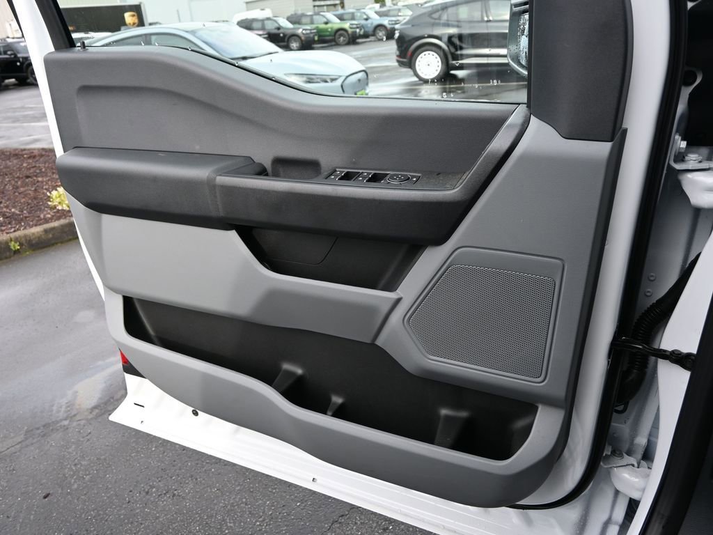 New 2026 Ford F350 XL w/ XL Chrome Package AWD/4WD image 15