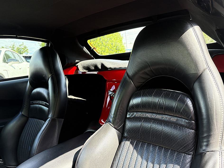 Used 2000 Chevrolet Corvette Convertible w/ Memory Pkg RWD image 15