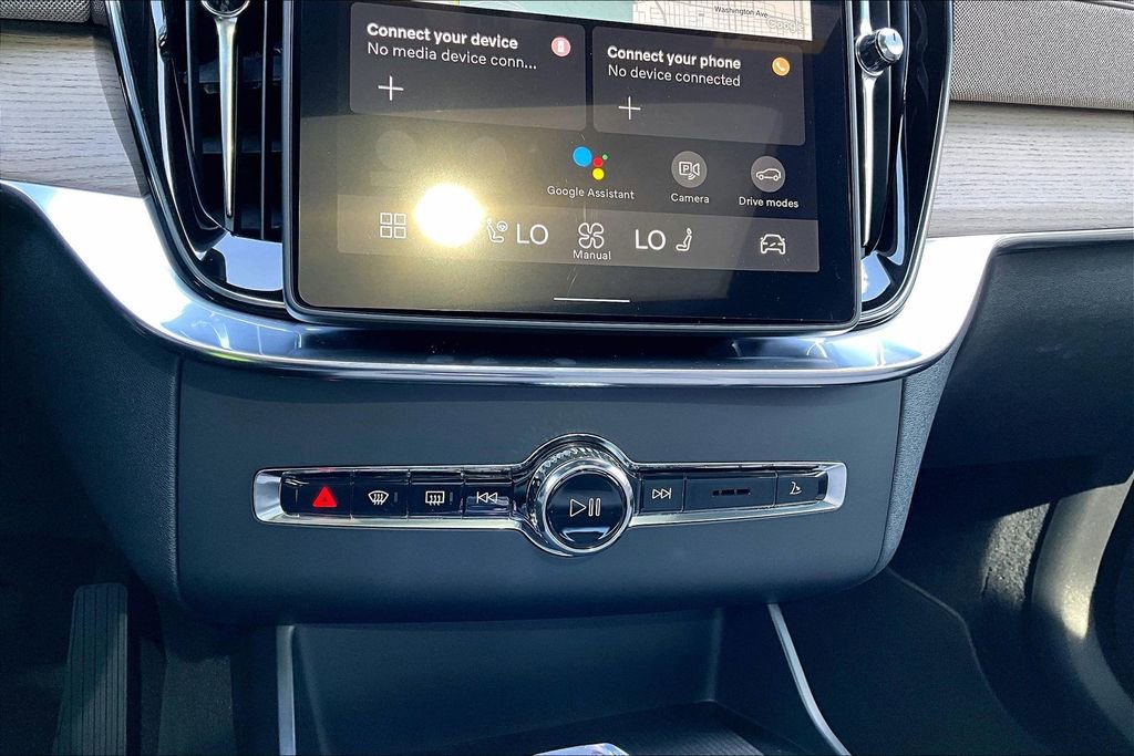 New 2026 Volvo XC90 T8 Core w/ Protection Package Premier image 33