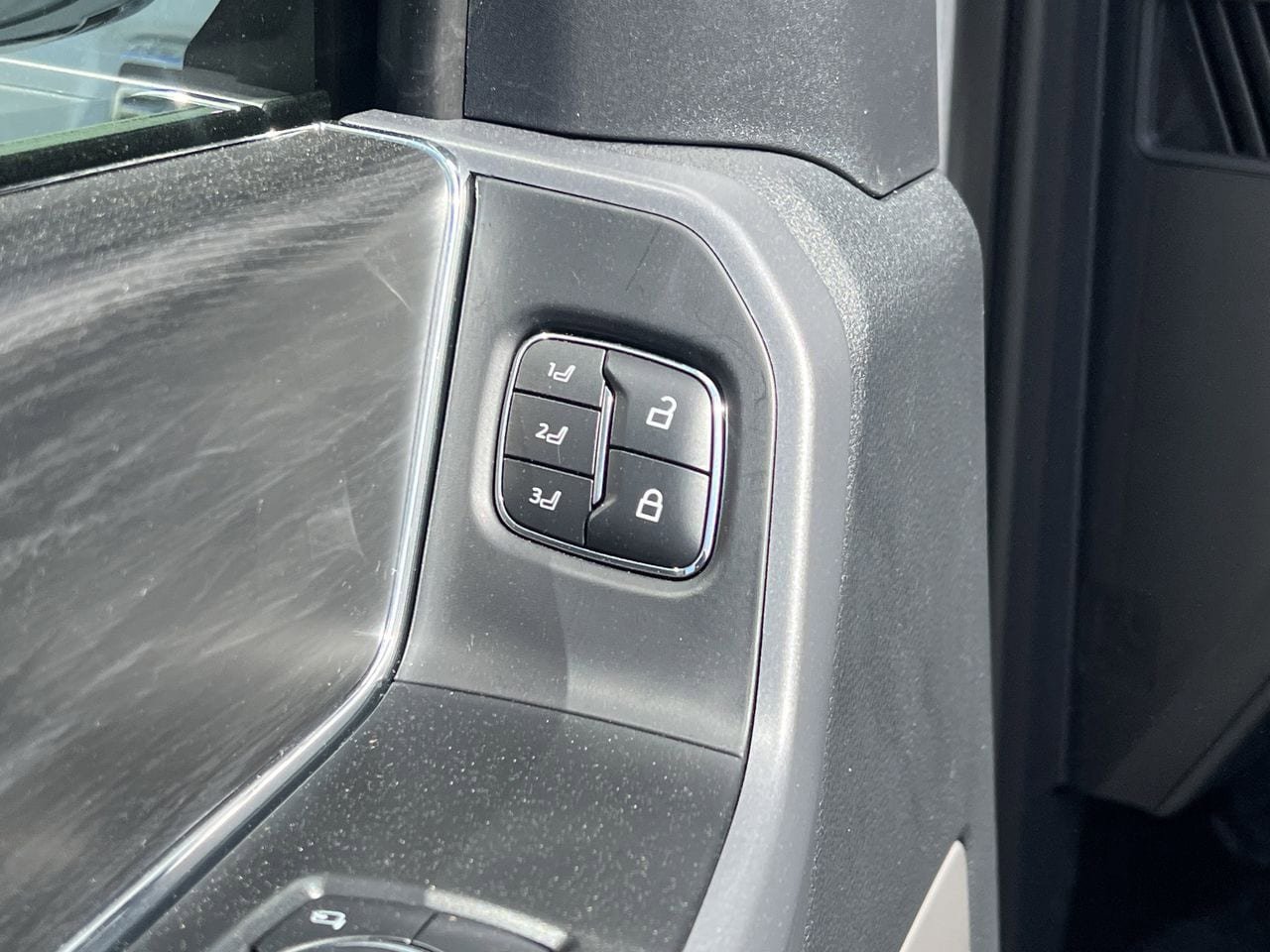 New 2025 Ford F150 Lariat w/ Equipment Group 502A High image 18