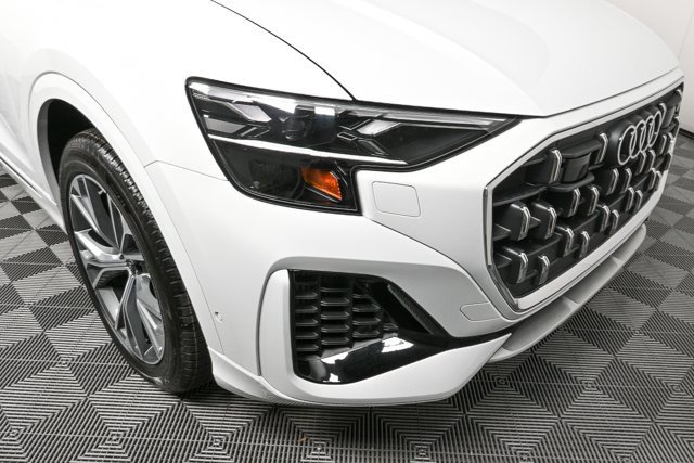 New 2025 Audi Q8 Premium image 38
