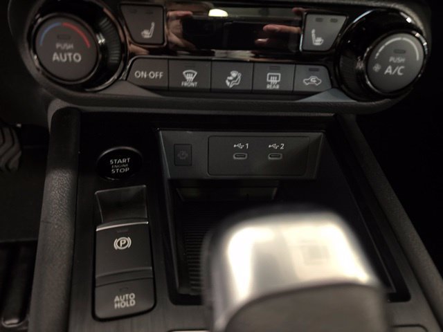New 2027 Nissan Kicks SV w/ SV Premium Package AWD/4WD image 17