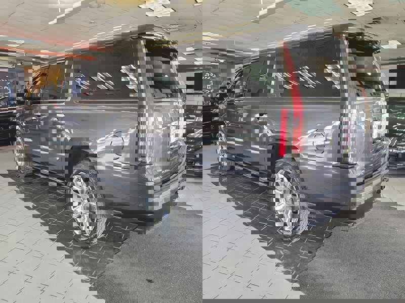 Used 2017 Cadillac Escalade ESV Premium Luxury AWD/4WD image 6