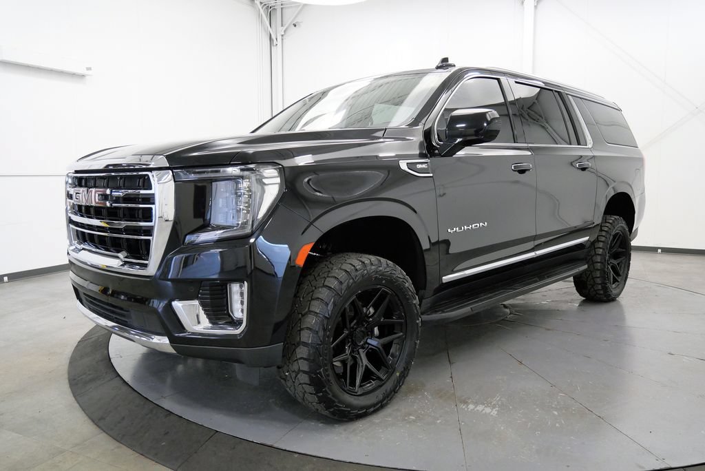 Used 2023 GMC Yukon XL SLT AWD/4WD image 3