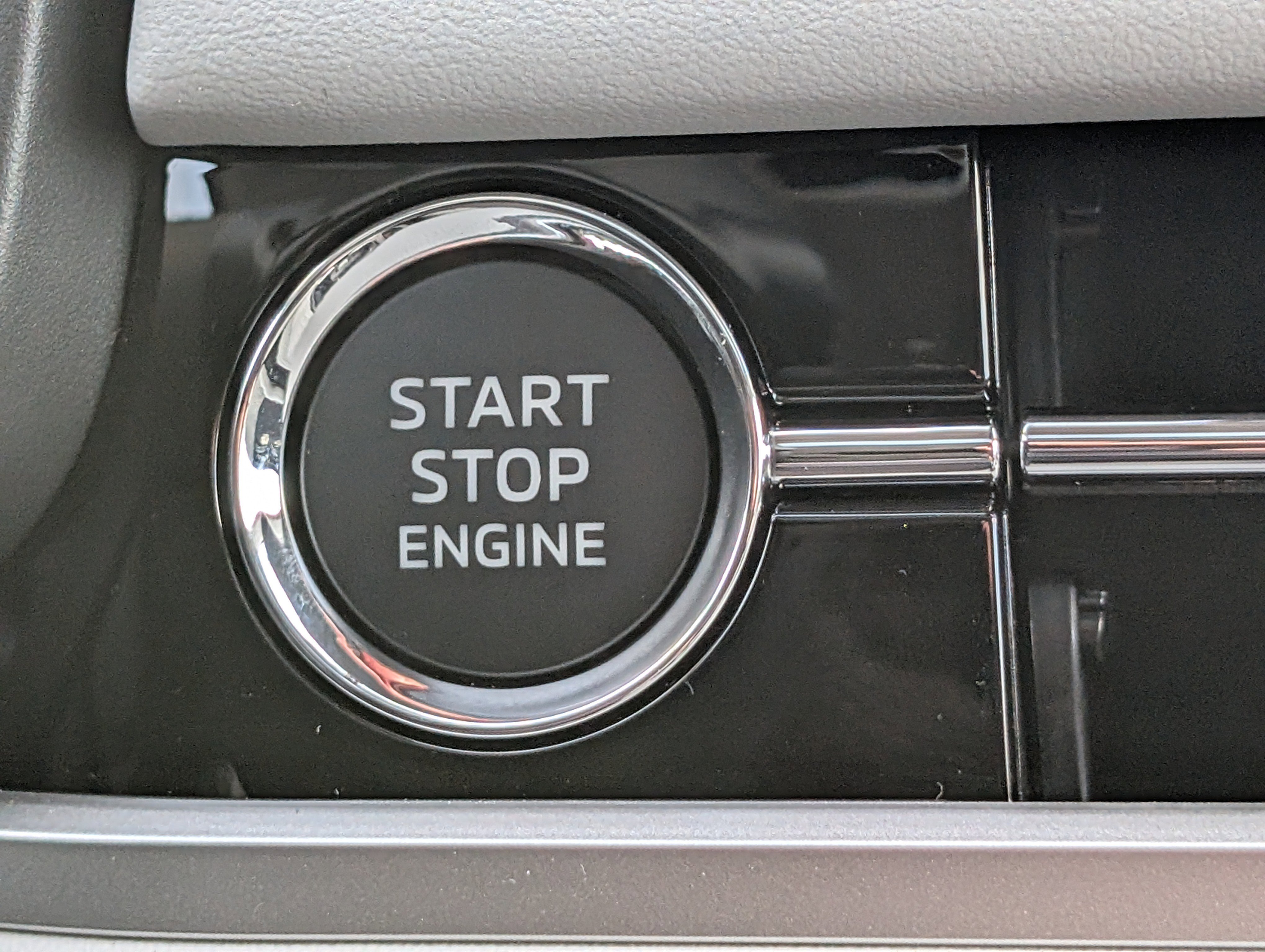 New 2026 Mitsubishi Outlander SEL image 30