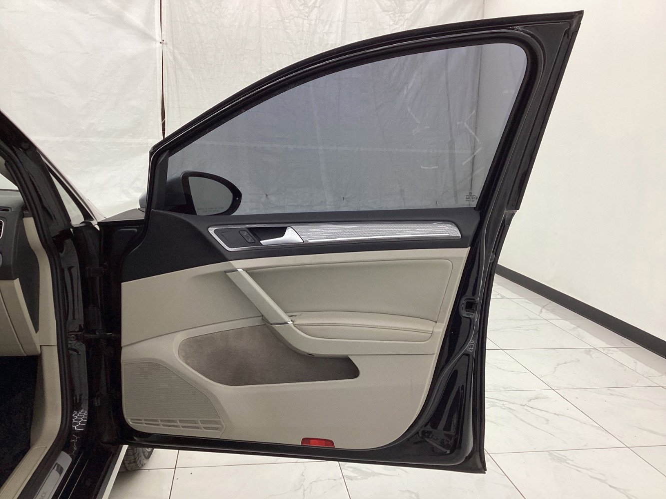 Used 2017 Volkswagen Golf Alltrack S image 19