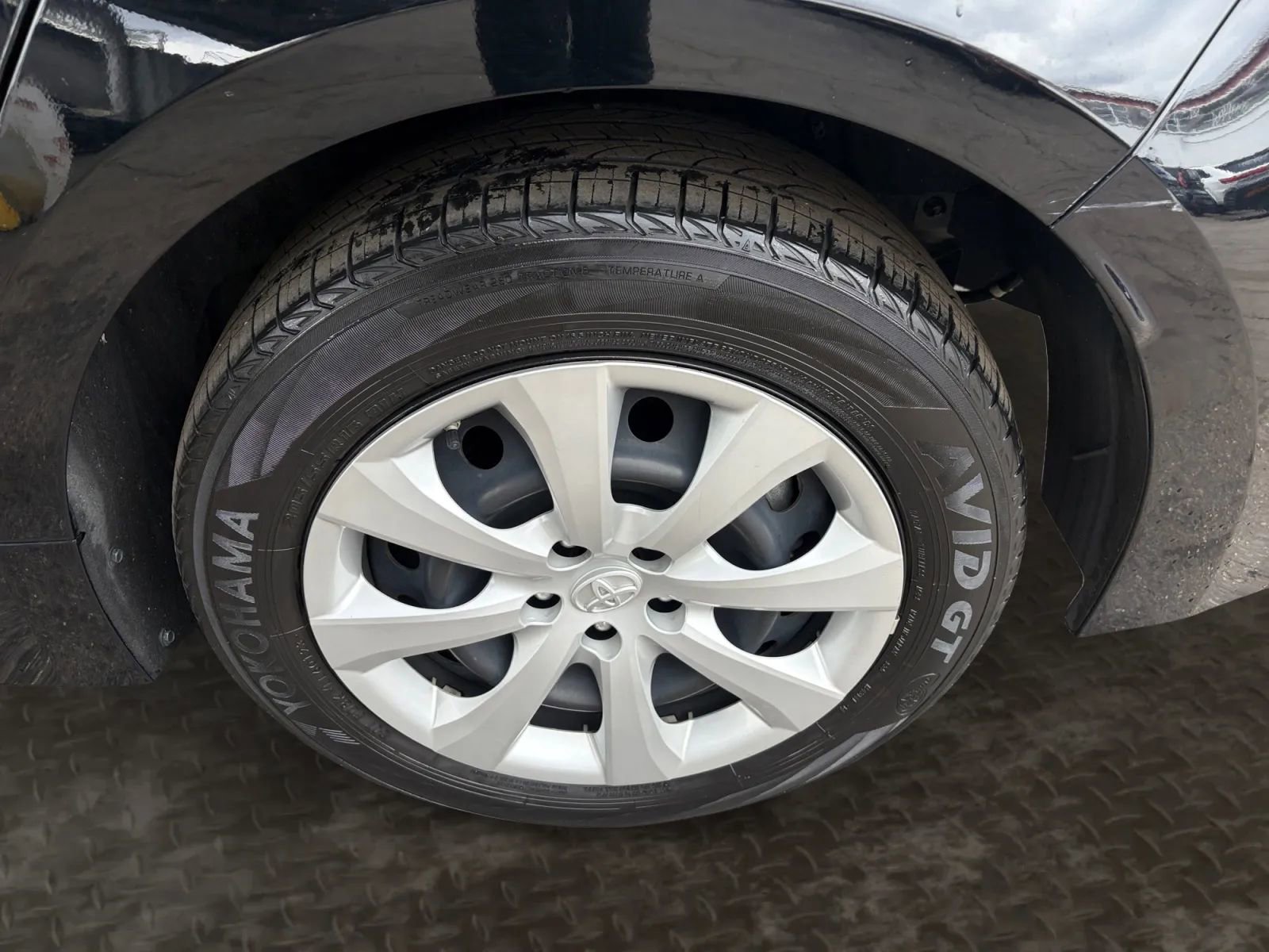 Used 2023 Toyota Corolla LE AWD/4WD image 34