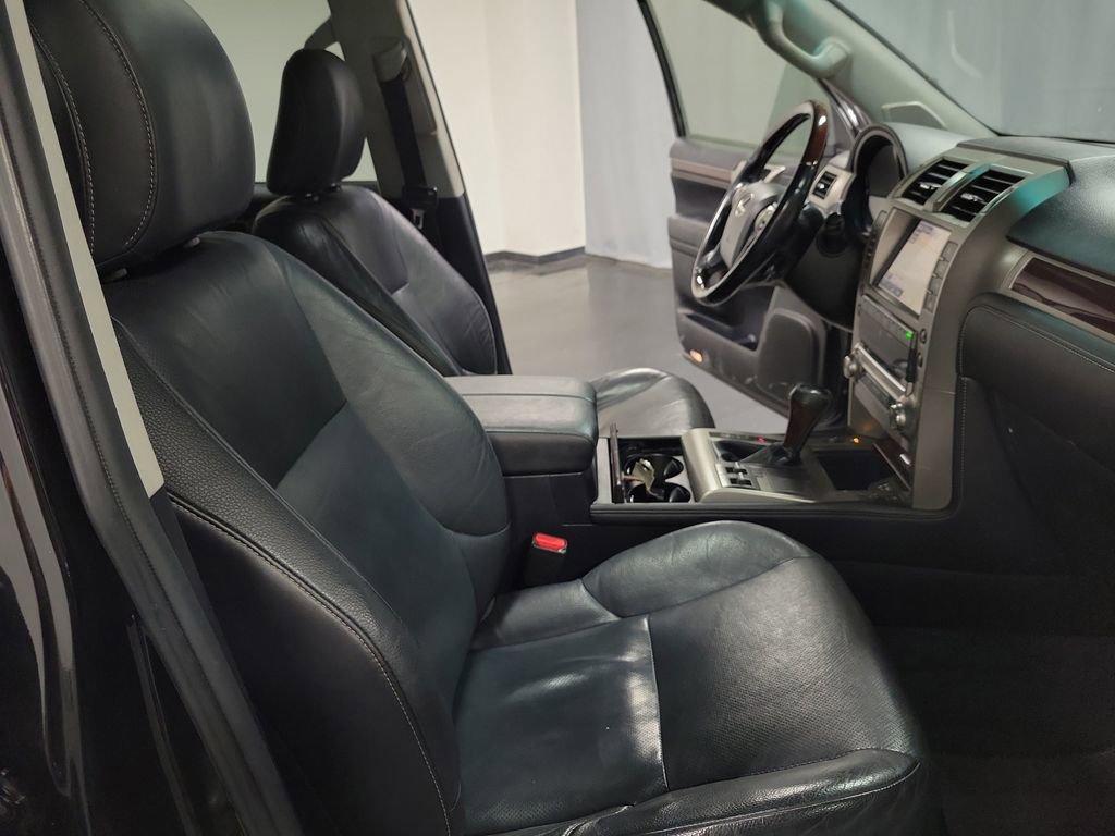 Used 2015 Lexus GX 460 w/ Premium Package image 24