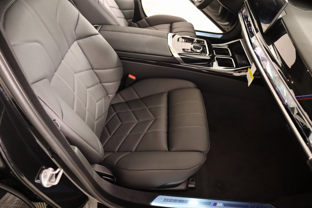 New 2026 BMW 750e xDrive image 14