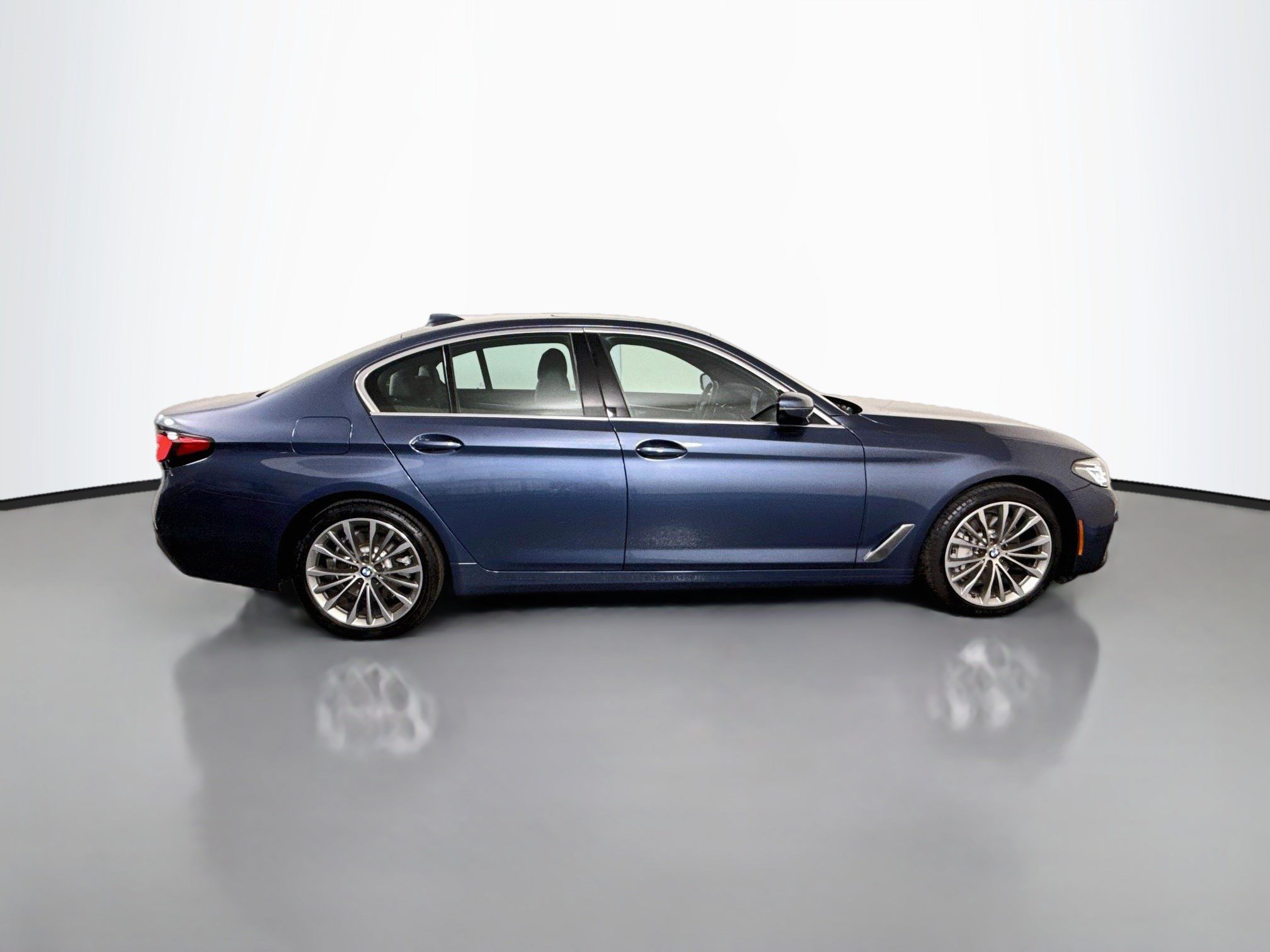 Used 2023 BMW 530i w/ Premium Package RWD image 11