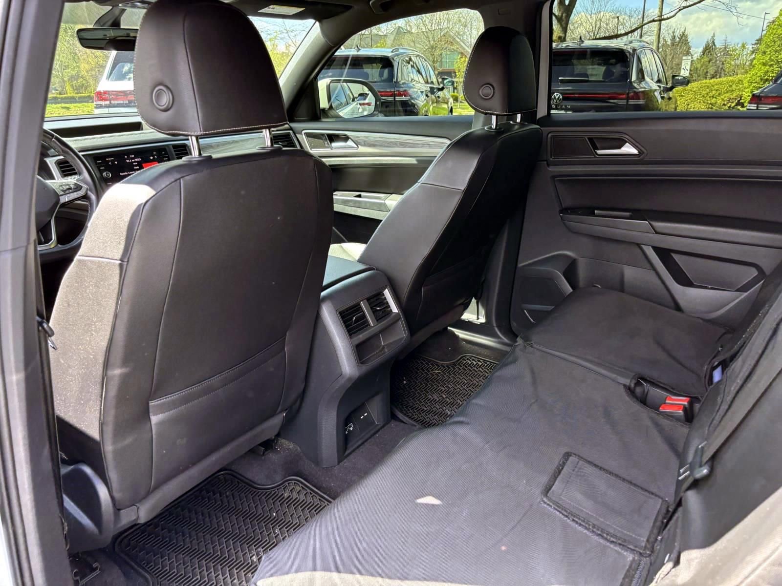 Used 2020 Volkswagen Atlas Cross Sport SE w/ Towing Package image 26