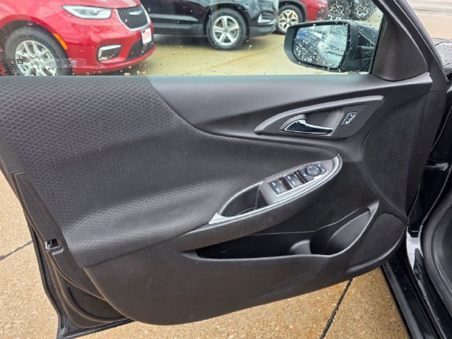 Used 2025 Chevrolet Malibu LT FWD image 19