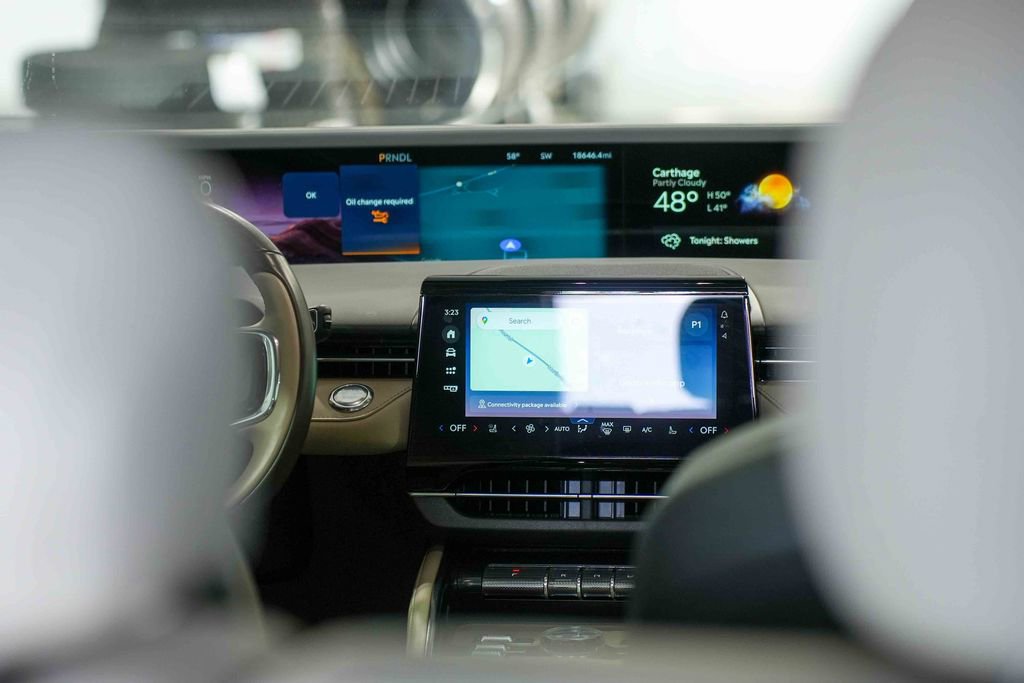 Used 2024 Lincoln Nautilus Reserve w/ Equipment Group 202A image 14