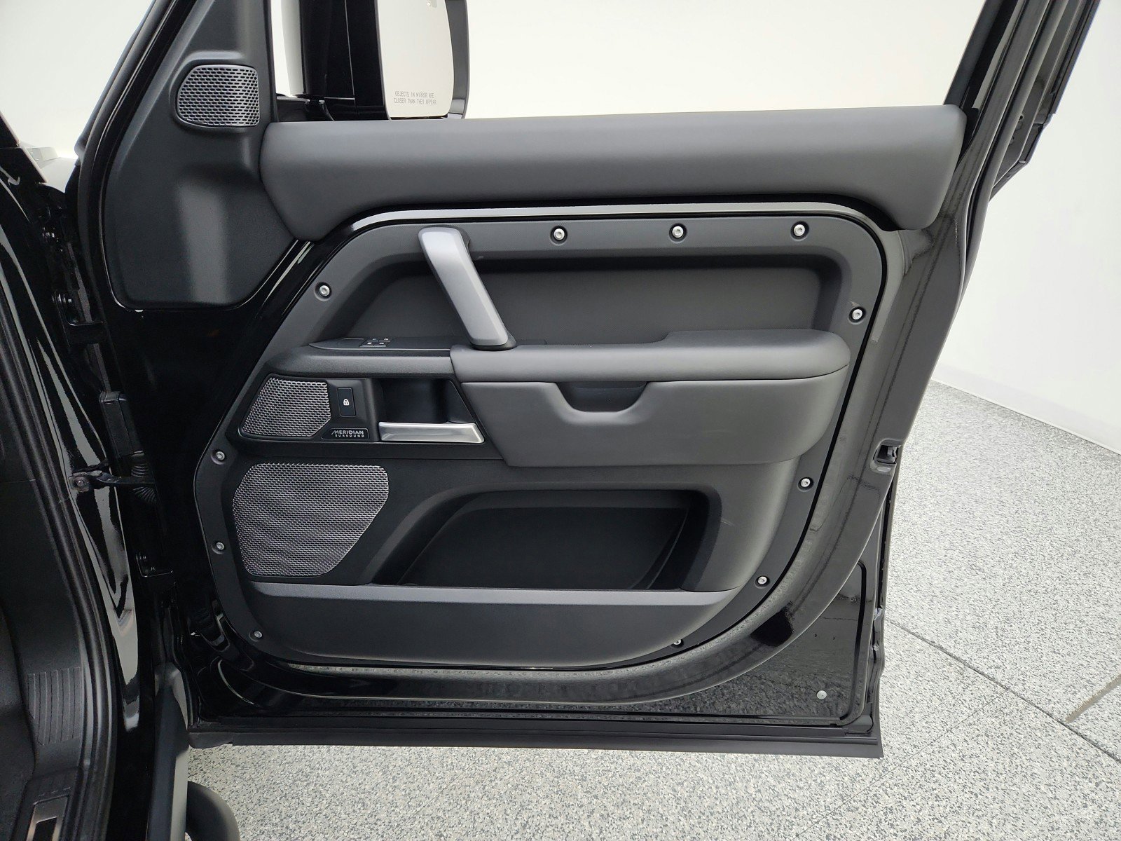 Used 2024 Land Rover Defender 110 V8 image 27