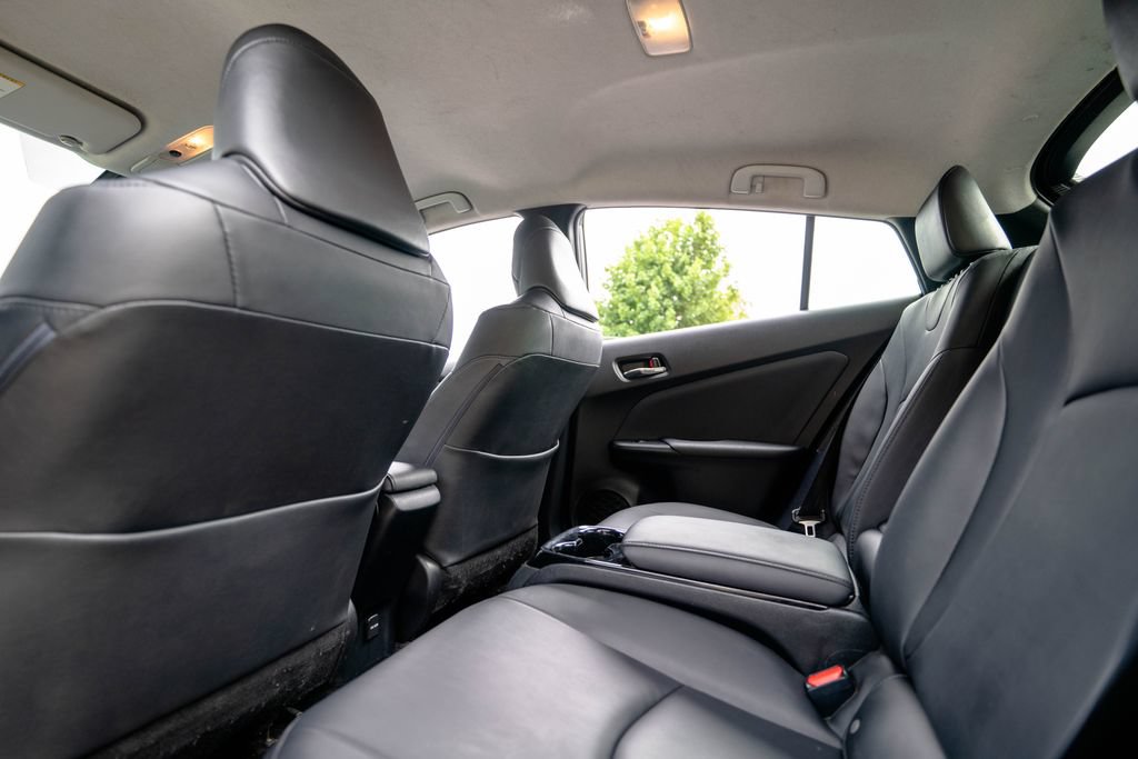 Used 2018 Toyota Prius Prime Premium FWD image 32