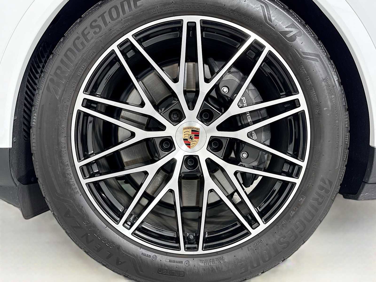 Certified 2025 Porsche Cayenne Coupe image 31