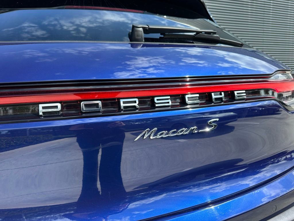 Certified 2022 Porsche Macan AWD/4WD image 14