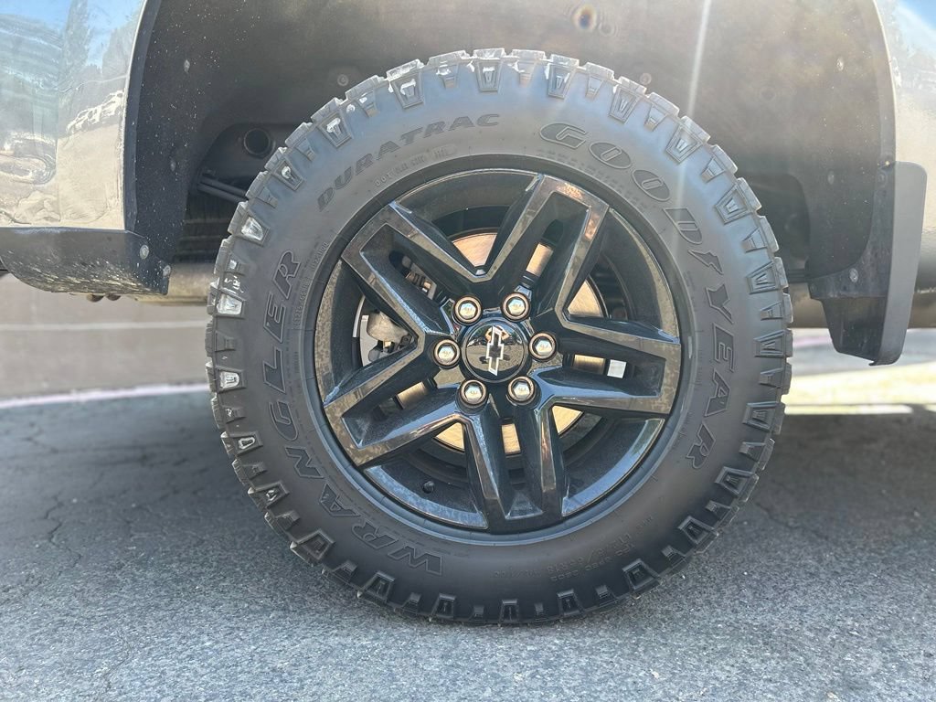 Used 2022 Chevrolet Silverado 1500 LT Trail Boss w/ Convenience Package II AWD/4WD image 4