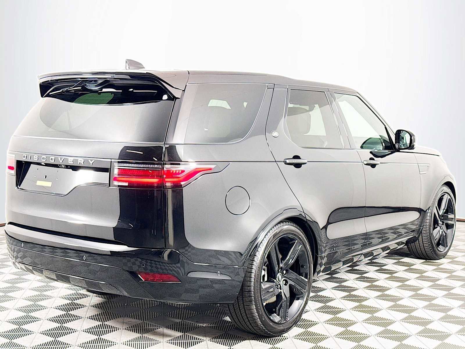 New 2025 Land Rover Discovery Dynamic SE AWD/4WD image 5