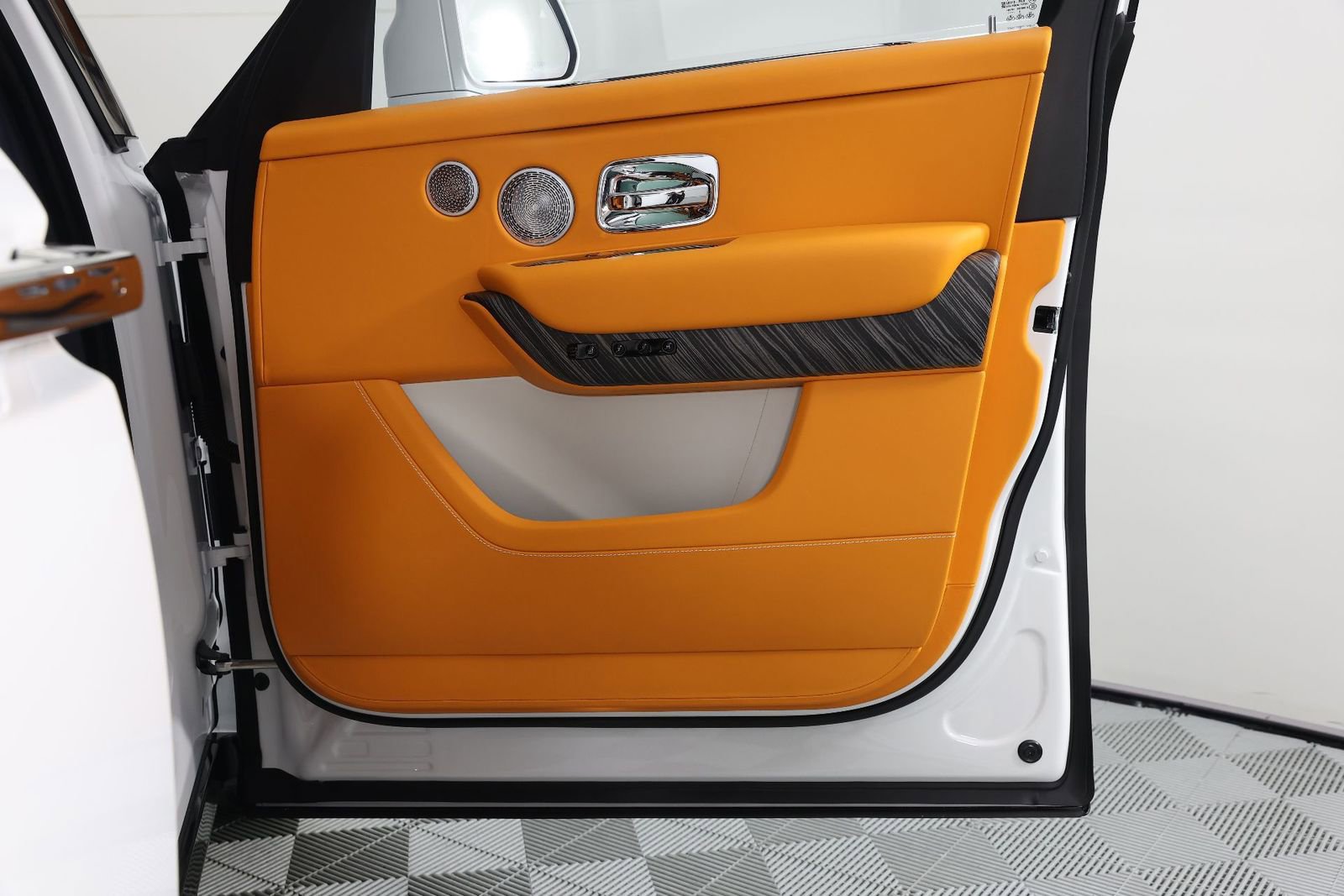 New 2026 Rolls-Royce Cullinan image 23