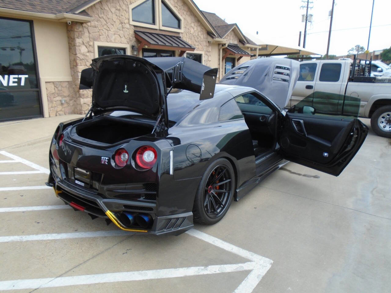 Used 2016 Nissan GT-R Premium AWD/4WD image 32