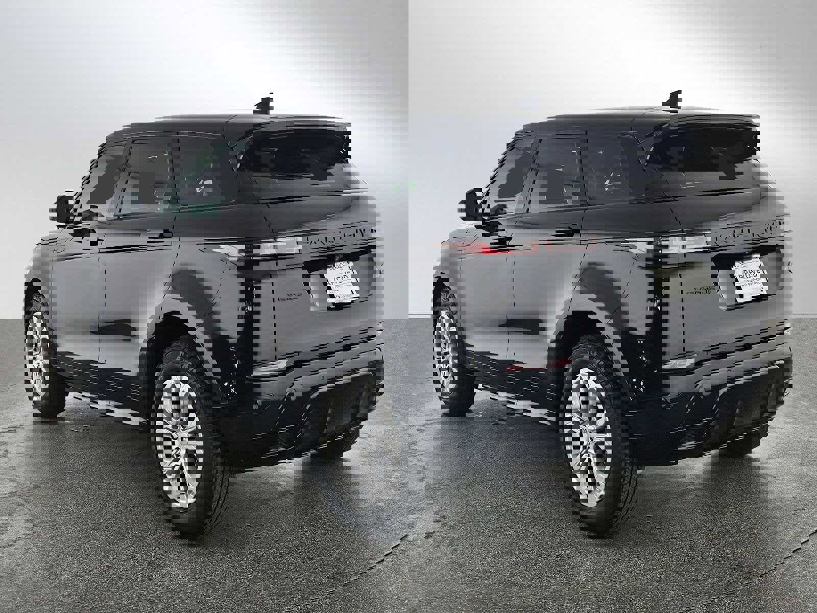 Used 2023 Land Rover Range Rover Evoque R-Dynamic SE image 3