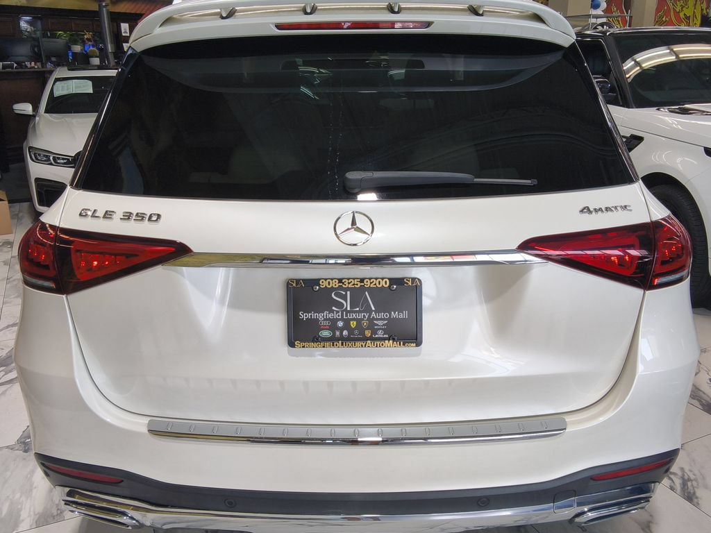 Used 2021 Mercedes-Benz GLE 350 4MATIC w/ AMG Line Exterior image 4