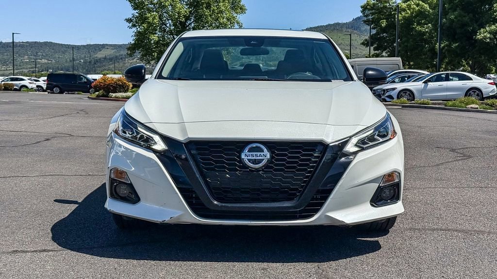 Used 2022 Nissan Altima 2.5 SR w/ Midnight Edition Package FWD image 4