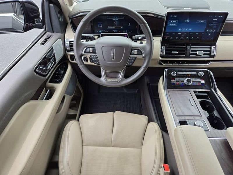 Used 2024 Lincoln Navigator L Reserve AWD/4WD image 16