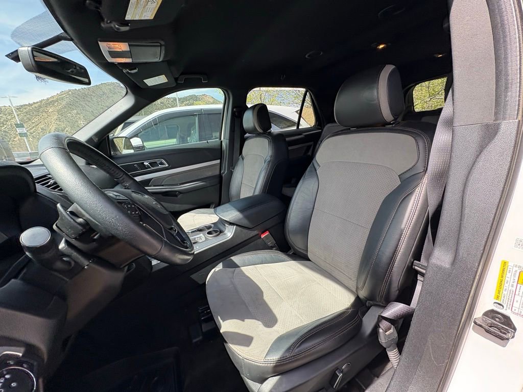 Used 2017 Ford Explorer XLT w/ Equipment Group 202A image 15